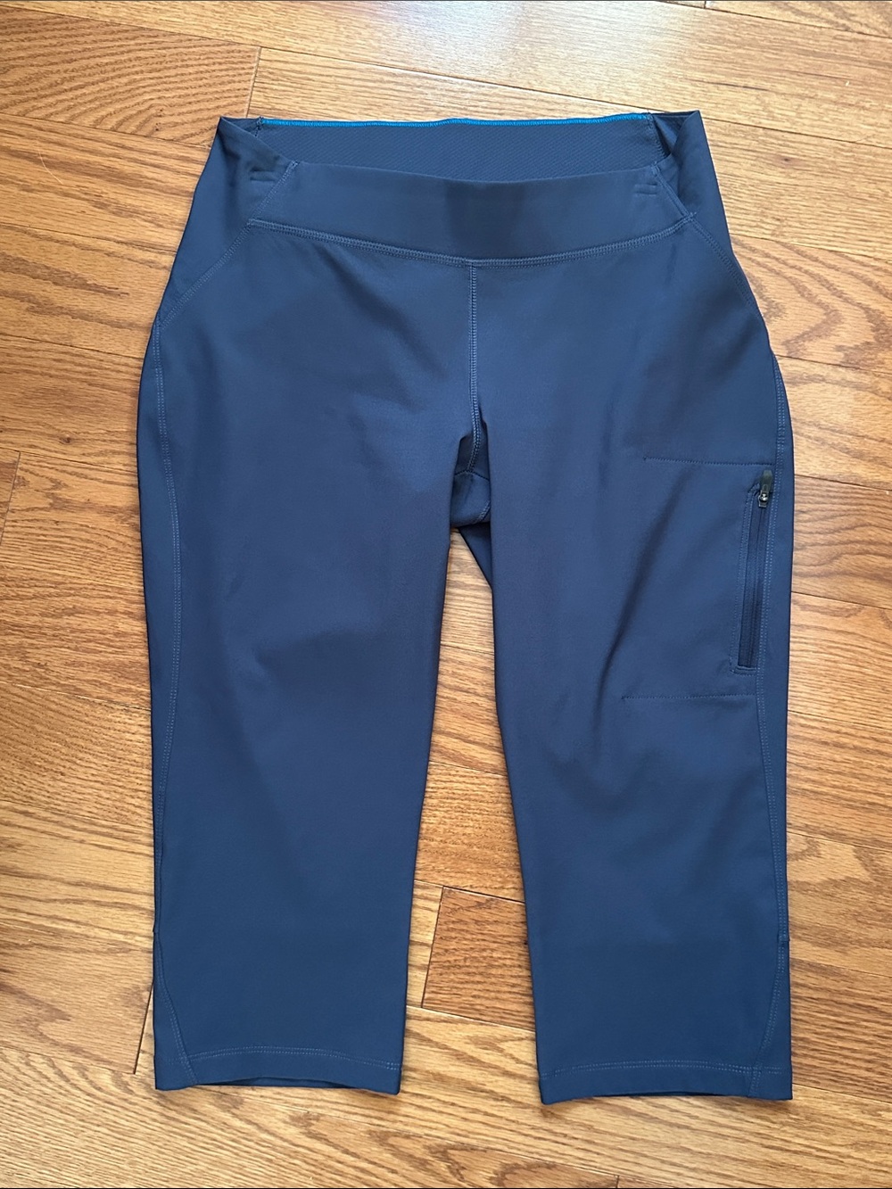 Columbia Dark Blue Active Capri Pants
